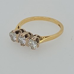 Pre Owned 18ct Diamond Trilogy Ring ZB798